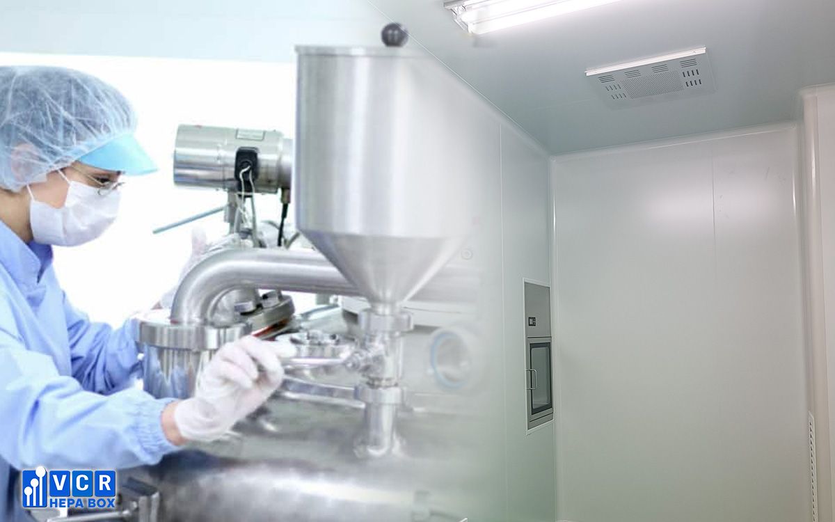 HEPA Box in Pharmaceutical Cleanroom
